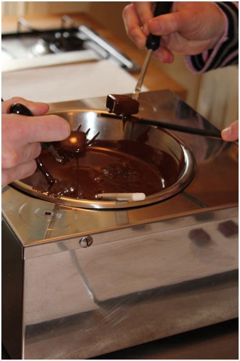 Les Ateliers Chocolats Et Recette Des Caramels Au Chocolat Mes