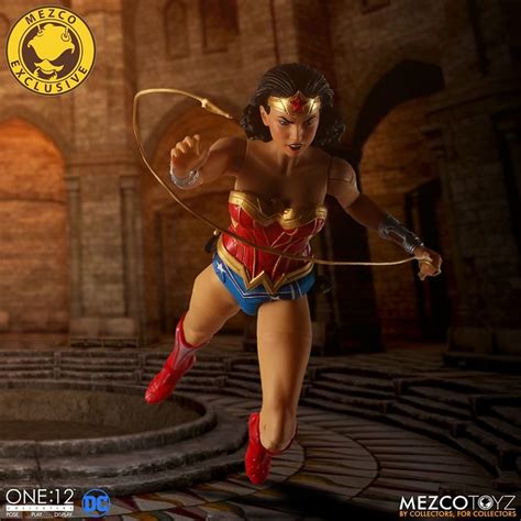 Mezcotoyz Mezco One Collective Wonder Woman Classic Edition