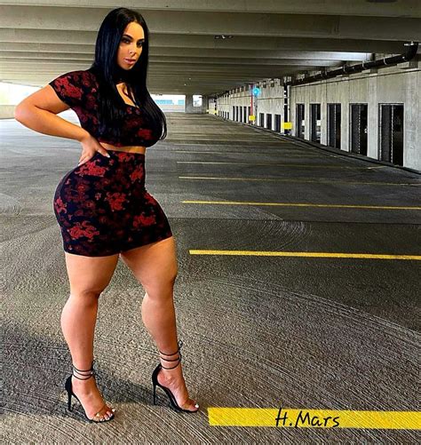 Discover The Enchanting World Of Thick Latina