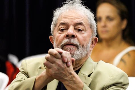 Lula Deixa Carceragem Da Pf Em Curitiba O Bolo é Grande