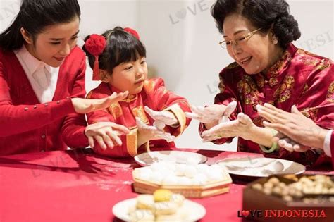 Nian Gao Dan Yee Sang Makanan Hidangan Yang Wajib Ada Saat Imlek