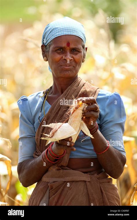 Portrait Rural Indian Woman Hi Res Stock Photography And Images Alamy