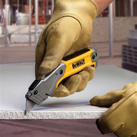 Dewalt Dwht Standard Retractable Utility Knife Available Online