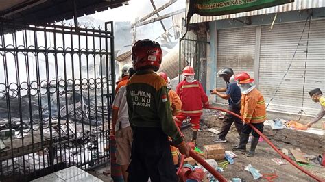 Pasar Dungus Madiun Terbakar Puluhan Kios Hangus SPIONASE NEWS DOT