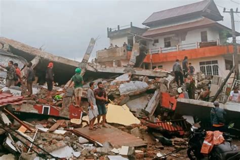 Un Terremoto En Indonesia Dejó Al Menos 34 Muertos Y Decenas De Heridos Diario De Cuyo