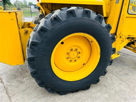 Massey Ferguson 50e Tractor Cw Front Loader Bucket And Rear Weight Block