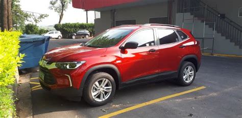 Exclusivo novo Chevrolet Tracker é flagrado sem disfarces veja fotos