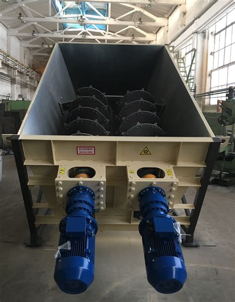 Разрыхлитель-измельчитель тюкованной соломы (12-15 тонн/час) - Биосмартех