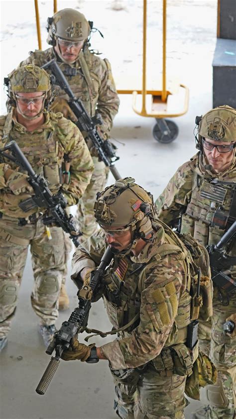 Us Coast Guard Msrt Members Armed With Mk18 Mod 0 Carbines January