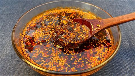 做辣椒油时，最忌直接泼热油了，多加这一步，拌啥都好吃，太香了 Chili Oil 칠리 기름 ラー油 मिर्च का तेल Youtube