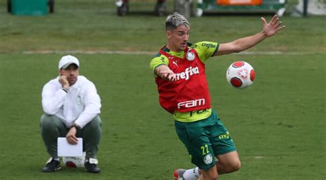 A preparação continua Abel promove coletivo na Academia de Futebol