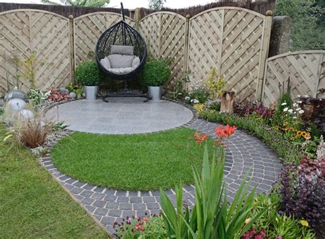 Must Have Courtyard Garden Ideas For 2024 Checkatrade