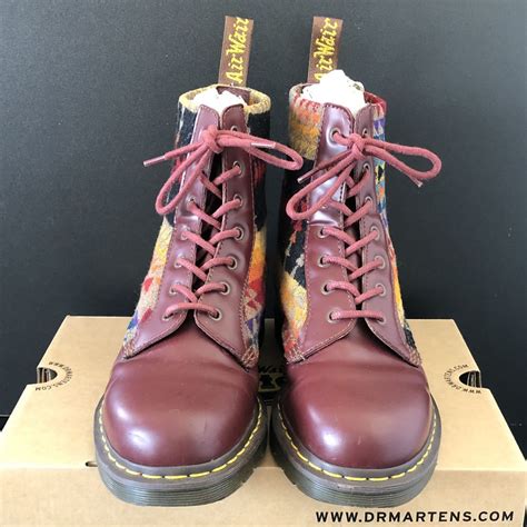 Yahooオークション 限定完売 Drmartens × Pendleton 7ホールブーツ