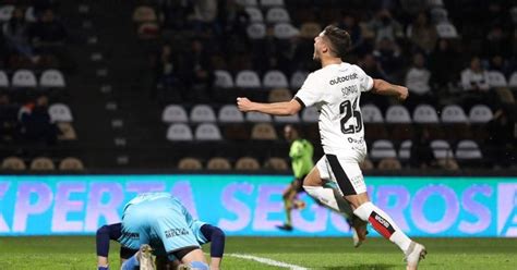 Pase Atrás Y Blooper Del Arquero El Increíble Gol En Contra Que Hacía Soñar A Newell´s