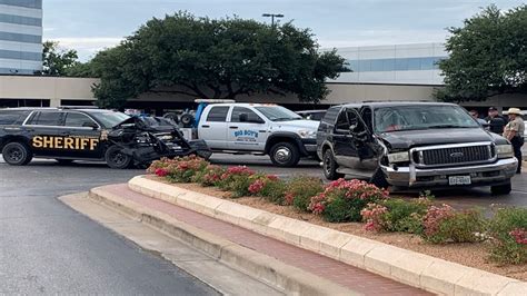 Mclennan County Sheriffs Deputy Injured In Two Vehicle Crash Kwkt