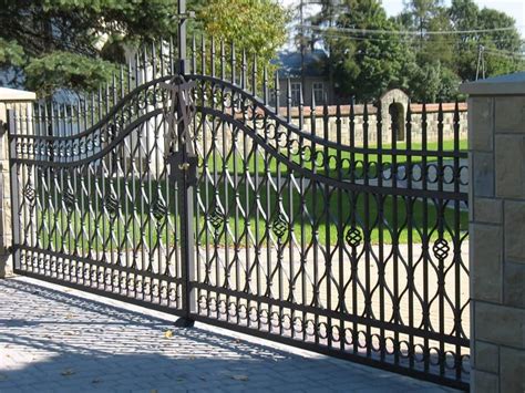 #residentialgates #drivewaygates #doublegates #swinggates #art #design ...