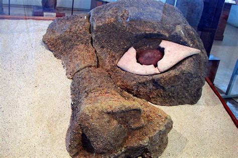 The Eye of the Moai - moeVarua Rapa Nui