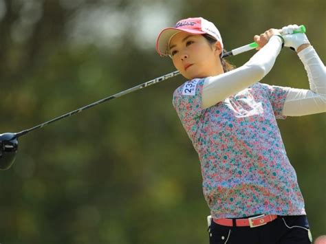 菊地絵理香が単独首位浮上 永井花奈は1打差2位（gdoゴルフニュース）