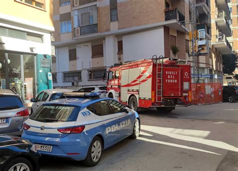 Cade Dal Letto E Resta Bloccato I Pompieri Salvano Un Anziano In Via