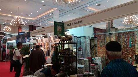 Pengrajin Dalam Dan Luar Negeri Hadir Di Pameran Inacraft 2017