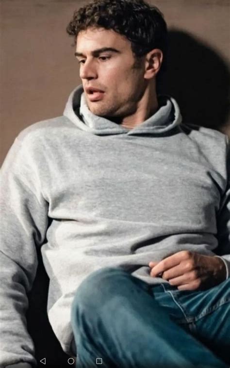 Pin Di Robyn Perovich Larson Su Breed Theo James Attrici Attori