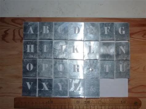 Pochoirs Anciens En Aluminium Lettres De L Alphabet Outil Peinture