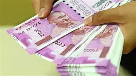 ₹2000 Currency Notes Continue To Drop In Circulation What Rbi Says