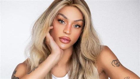 Pabllo Vittar conheça a história de vida e a carreira musical da musa