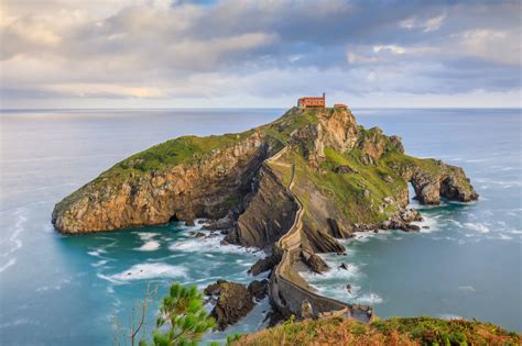 Visita San Juan De Gaztelugatxe Y Sum Rgete En El Mundo De Juego De