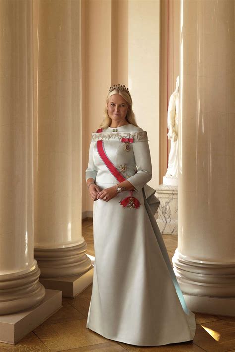 Les améthystes et les hirondelles de la princesse héritière Mette Marit