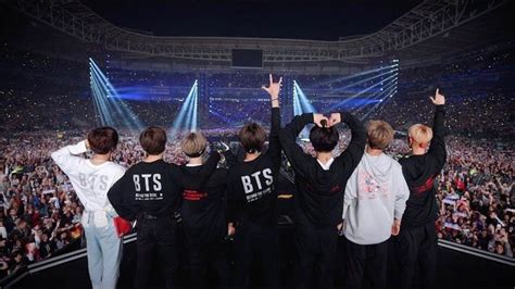 Pin by Andreia Azevedo on Pins criados por você Bts concert Bts show