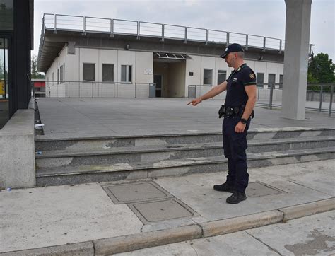 Castano Primo I Vandali E I Loro Genitori Ripuliranno La Scuola