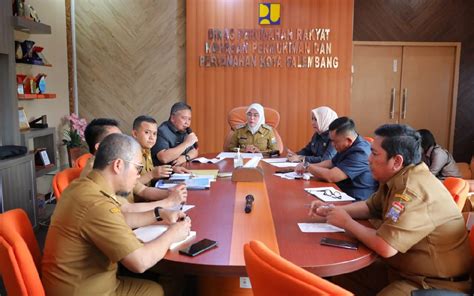 Sebentar Lagi Idulfitri Di Palembang Banyak Lampu Jalan Rusak Belum