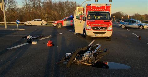 Motorradfahrer Bei Zusammensto Mit Pkw Lebensgef Hrlich Verletzt