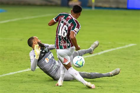 Bola rolando para o segundo tempo de São Paulo 0 x 0 Ceará Rádio Globo