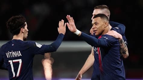 Psg Metz 3 1 Un Bijou Et Un Doublé De Mbappé Paris Finit 2023 Sur Une Victoire Eurosport