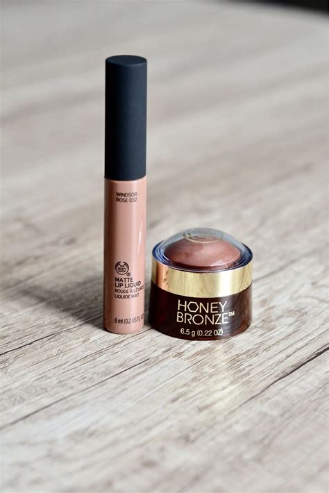 The Body Shop Matte Lip Liquid Lipstick Windsor Rose 032 Honey