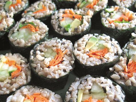 Vegetarian Sushi Rolls – Tiny Green Mom