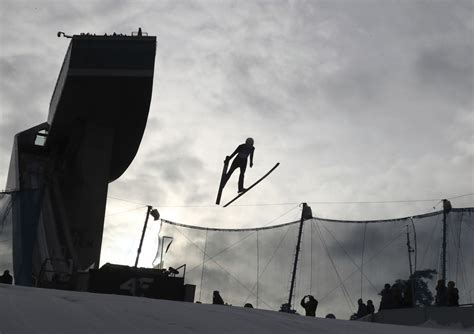 Salto Con Gli Sci Tourn E Trampolini Innsbruck Il Camaleonte