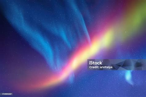Aurora Borealis Biru Ungu Kuning Ilustrasi Stok Unduh Gambar Sekarang