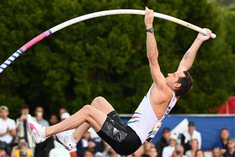 Athlé Renaud Lavillenie devrait pouvoir reprendre la perche d ici la