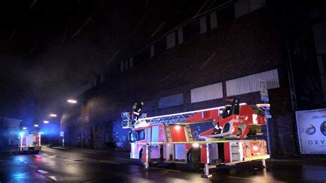 Feuer In Ehemaliger Papierfabrik In D Sseldorf