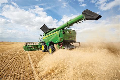 John Deere Przedstawia Nowe Kombajny S