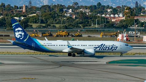 Alaska Airlines Temporarily Grounds Fleet Of 65 Boeing 737 9 Aircraft After Window On Plane