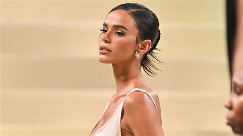 Bruna Marquezine Relembra Perrengues Look Do Met Gala Me Cortava