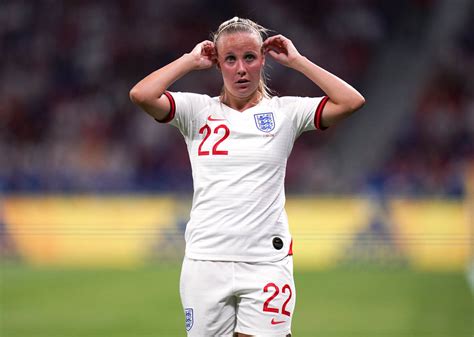 Women's Football Beth Mead: England must keep moving forward | Morning Star