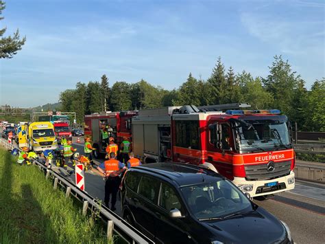 St Gallen Sg Motorradfahrer Nach Kollision Mit Auto Schwer