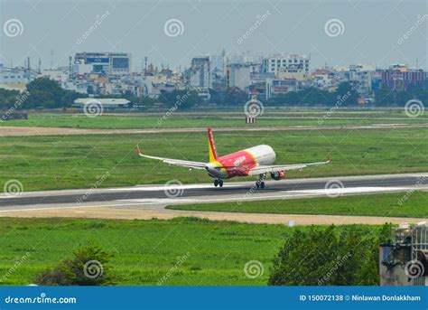 Atterrissage D Avion L A Roport Photo Stock Ditorial Image Du