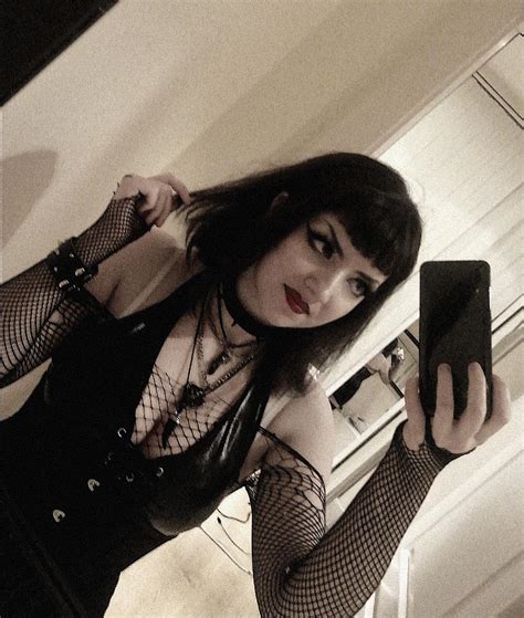 This Is My First Post On Here 💕 R Gothgirls