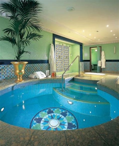 Luxury Swimming Pool Hotel Viahouse